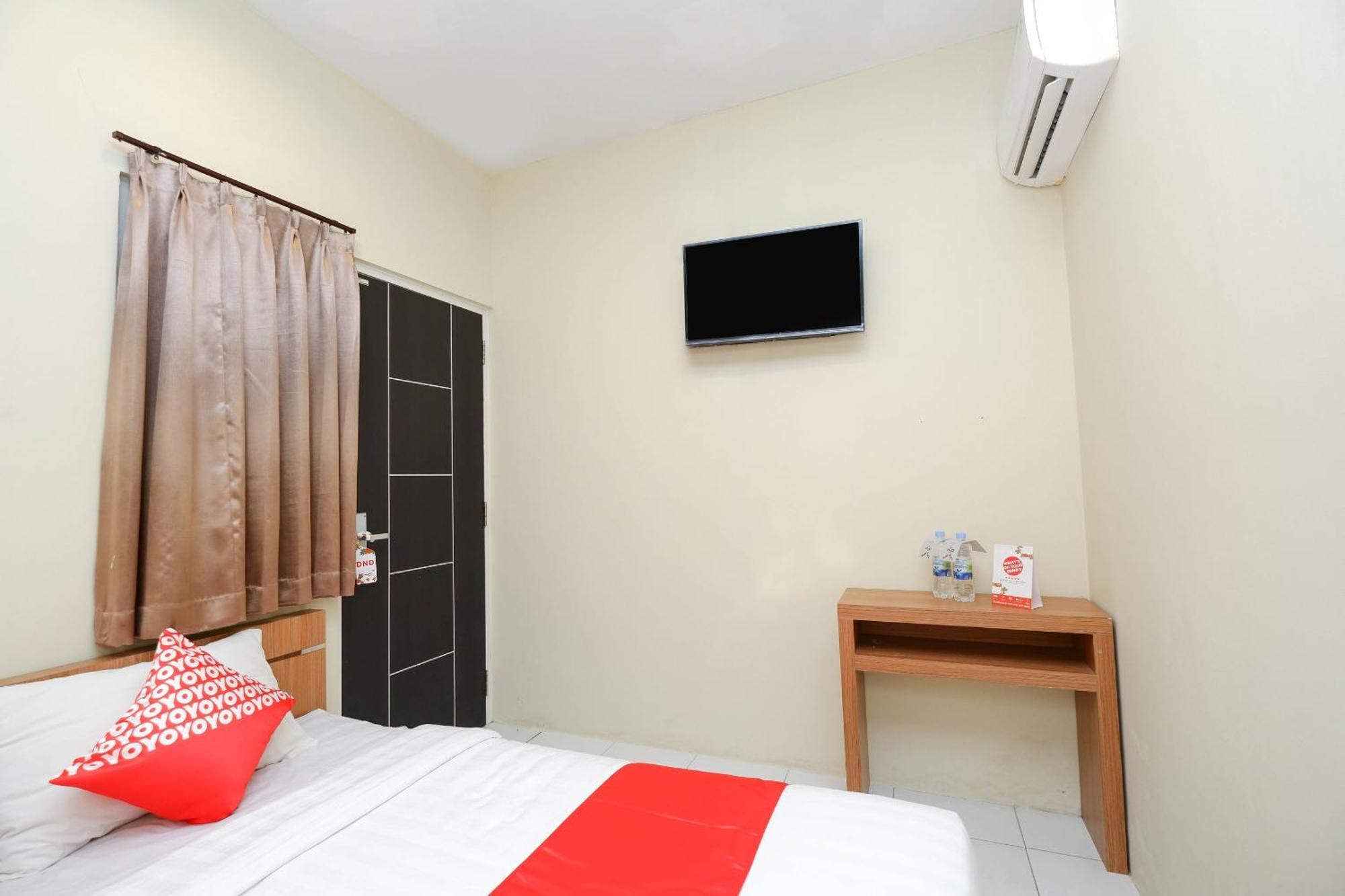 โอโย 1250 อุนตา เรสซิเดนซ์ Hotel เซอมารัง ภายนอก รูปภาพ