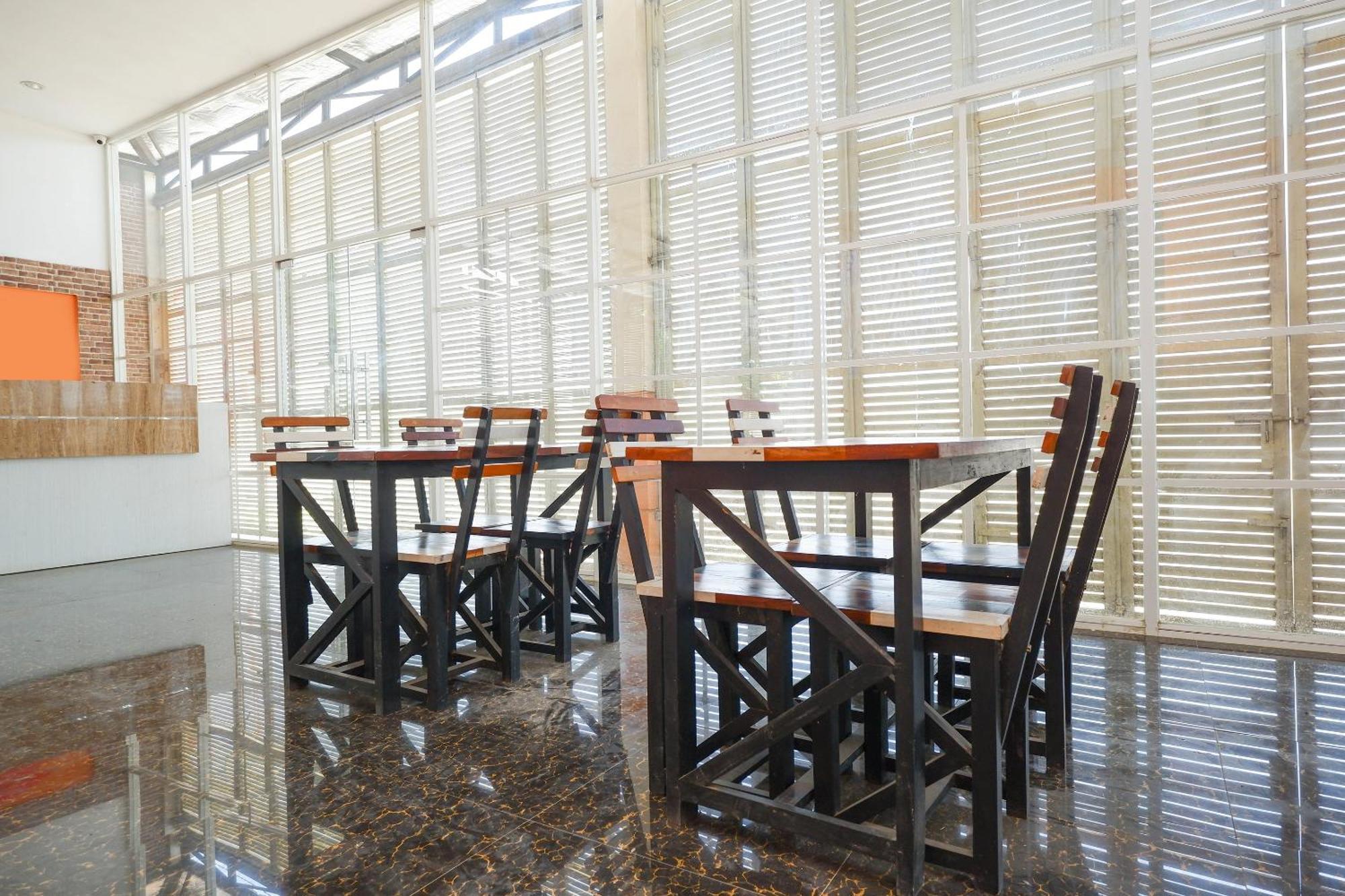 โอโย 1250 อุนตา เรสซิเดนซ์ Hotel เซอมารัง ภายนอก รูปภาพ